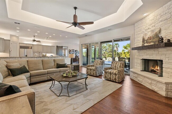Foto del edificio - 160 Cross Creek Dr