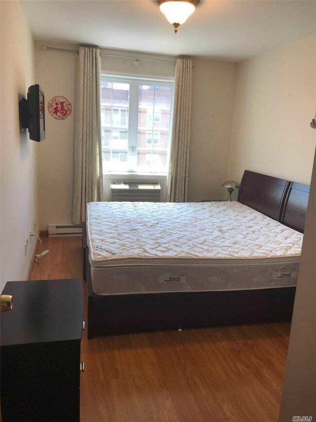 Foto del edificio - 143-36 37th Avenue