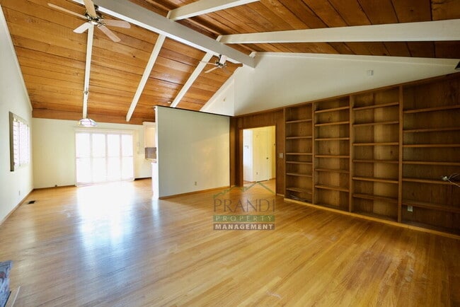 Building Photo - 801 Chamberlain Ct