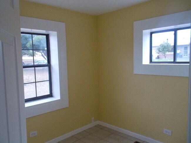 Foto del edificio - This one will not stay on the market for long.