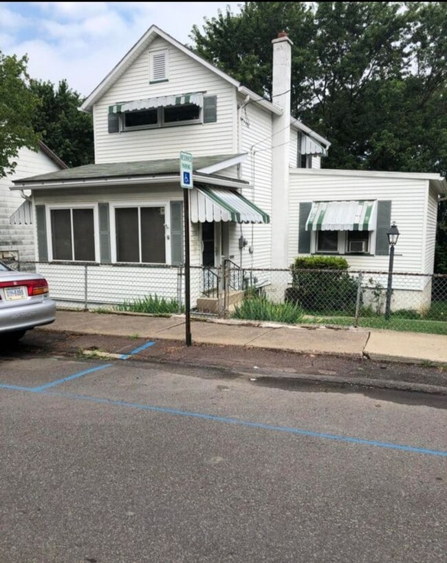 Building Photo - 333 Chestnut St