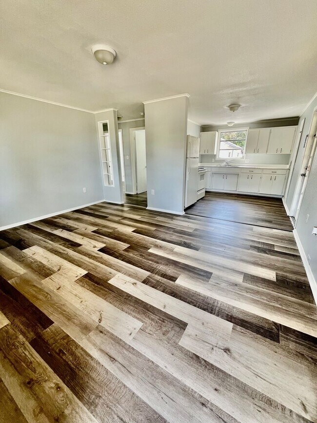 Foto del edificio - Cute 2BR/1BA Zephyrhills Duplex NO APPLICATION FEE!