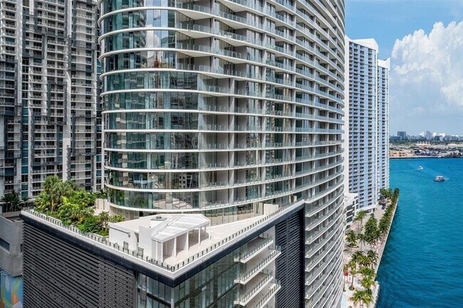 Foto del edificio - 300 Biscayne Blvd Way