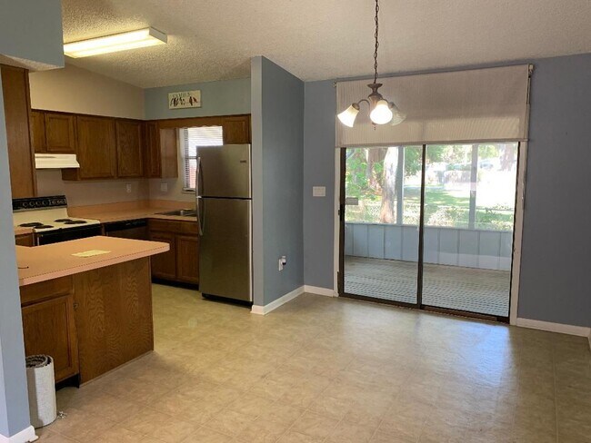 Foto del edificio - 137 Nautilus Rd