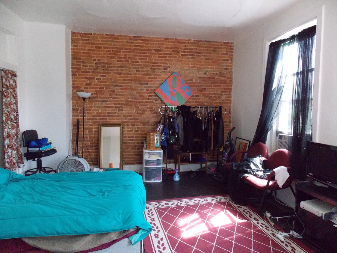 Foto principal - 2109 St Paul St