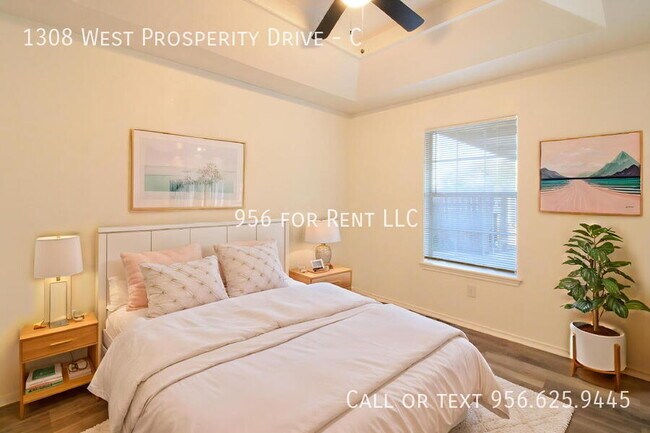 Foto del edificio - 1308 W Prosperity Dr