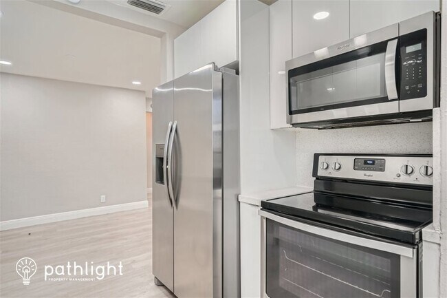 Foto del edificio - 4180 NW 10Th Terrace
