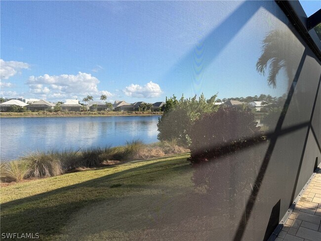 Foto del edificio - 5046 Martinique Dr