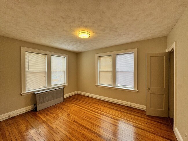 Foto del edificio - 8 Cogswell Ave
