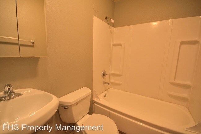 Foto del edificio - 3 br, 1 bath House - 644 N Lafontaine Avenue