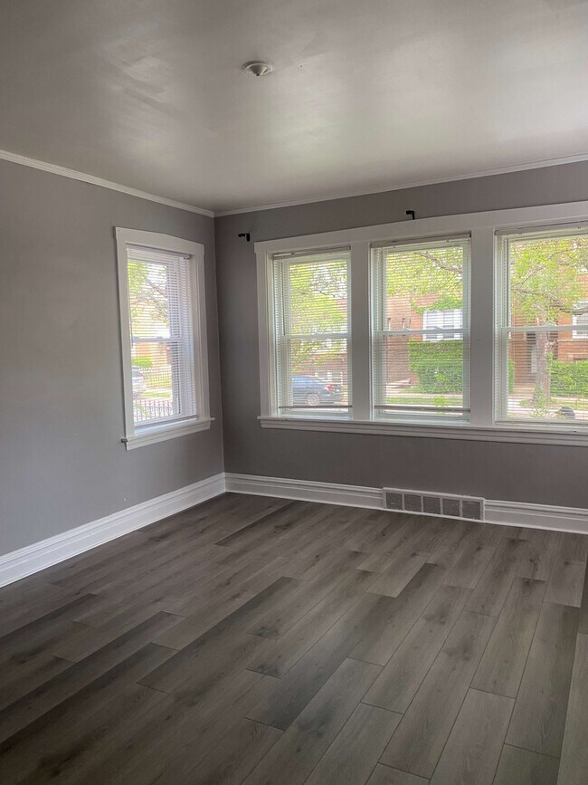 Foto del edificio - 3035 W Addison St