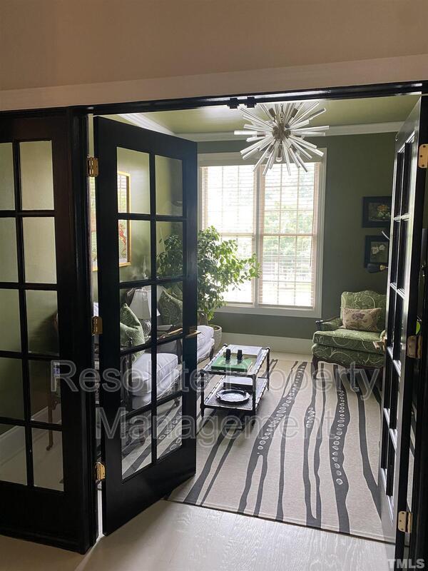 Foto del edificio - 3980 Essex Garden Ln