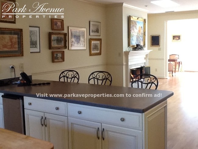 Building Photo - 1253 Kent Place Ln