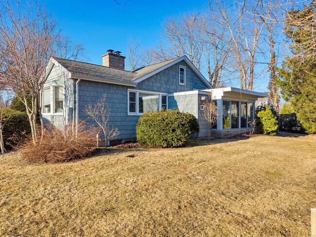 Building Photo - 71 Beach Ave