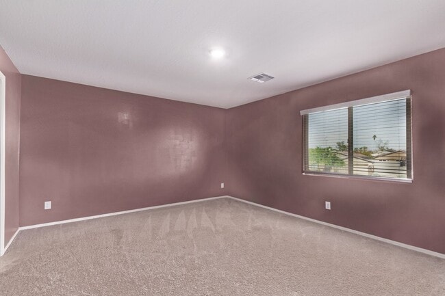 Building Photo - Stunning 2-Story with Modern Living in Flo...
