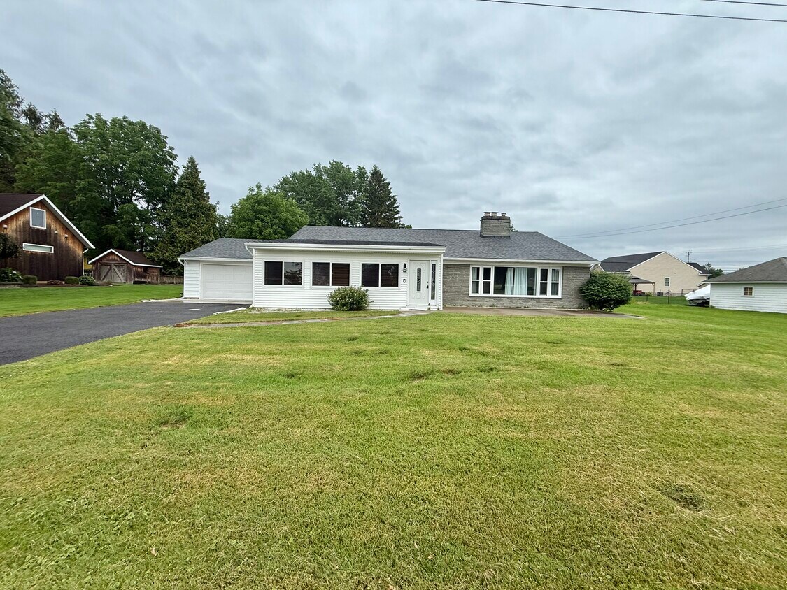 Foto principal - 8810 Seneca Ave