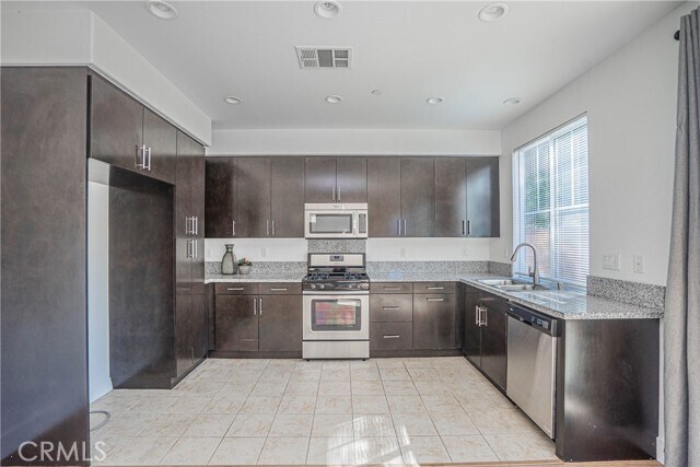 Foto del edificio - 645 Liberation Way