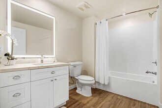 Interior Photo - Newhall Crossings