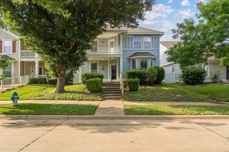 Building Photo - 1351 Kingston Pl