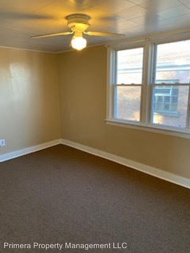 Building Photo - 6035 S Karlov Ave