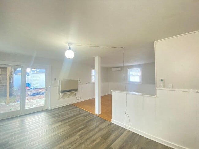 Building Photo - 30 Thorwald Ave