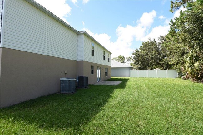 Building Photo - 27 Riverdale Ln