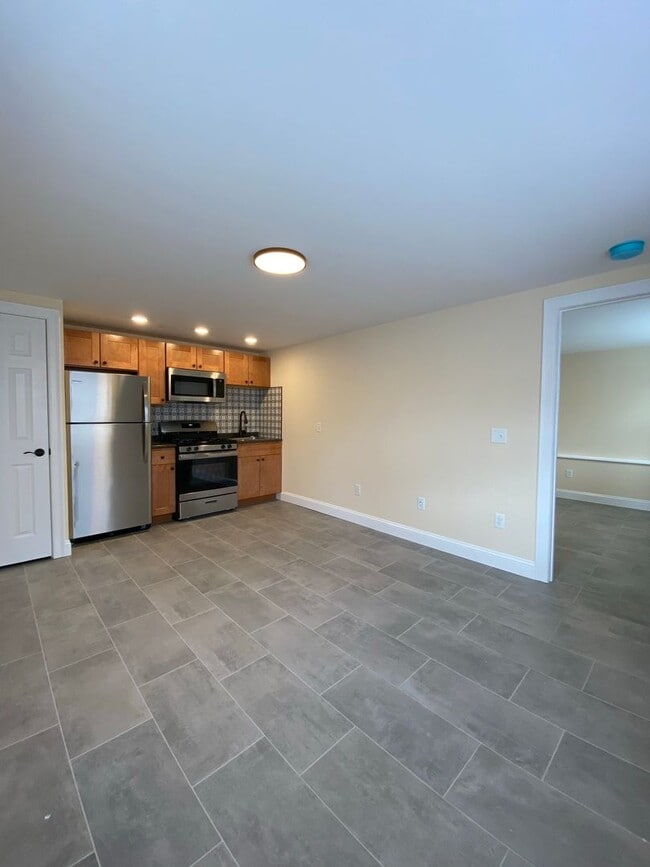 Building Photo - 158 North St