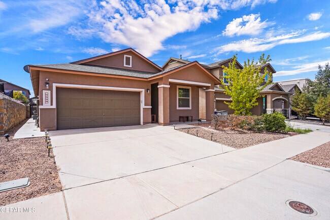 Building Photo - 14464 Johnny Mata Dr