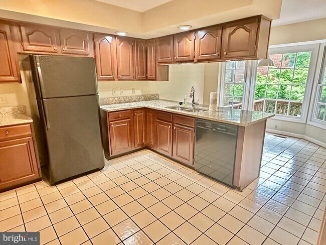Building Photo - 6304 Crooked Oak Ln