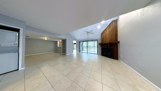 Foto del edificio - 5028 Puritan Cir