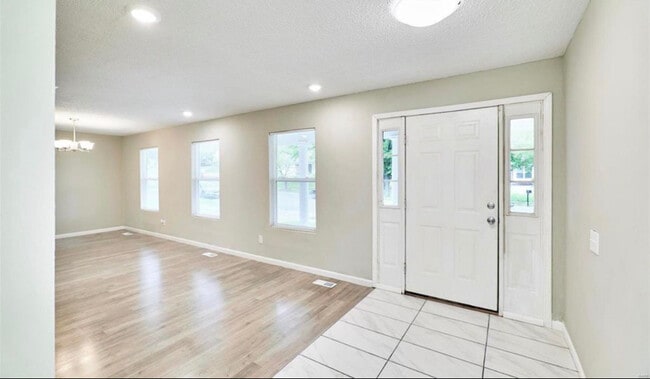 Foto del edificio - 11951 Jerries Ln