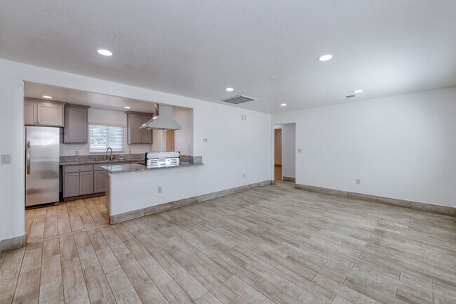 Foto del edificio - 10196 S Highland Ave