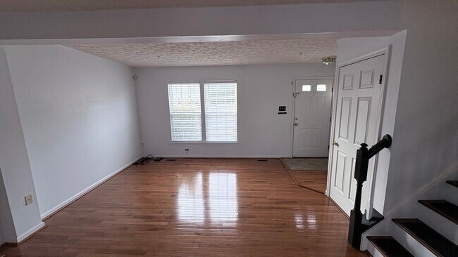 Foto del edificio - 577 MacIntosh Cir