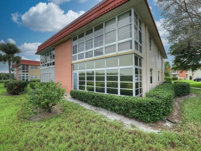 Building Photo - 73 Royal Oak Ct