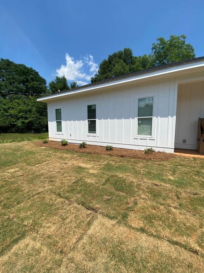 Building Photo - 255 Bailey St