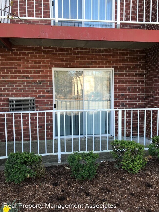 Foto del edificio - 2 br, 1.5 bath House - 36 Greentree Ln, #18