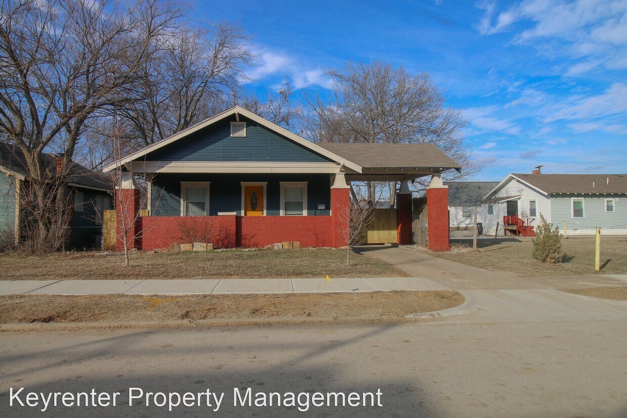 Primary Photo - 2 br, 1 bath House - 2251 E 10th St