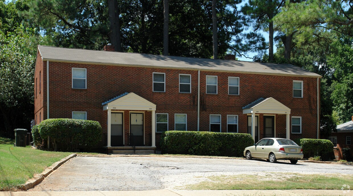 Building Photo - 2907-2911 Wade Ave