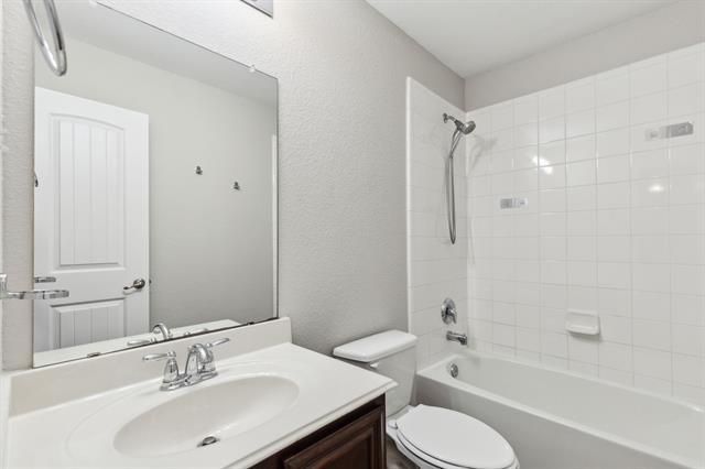 Foto del edificio - 4006 Autumnwood Ln