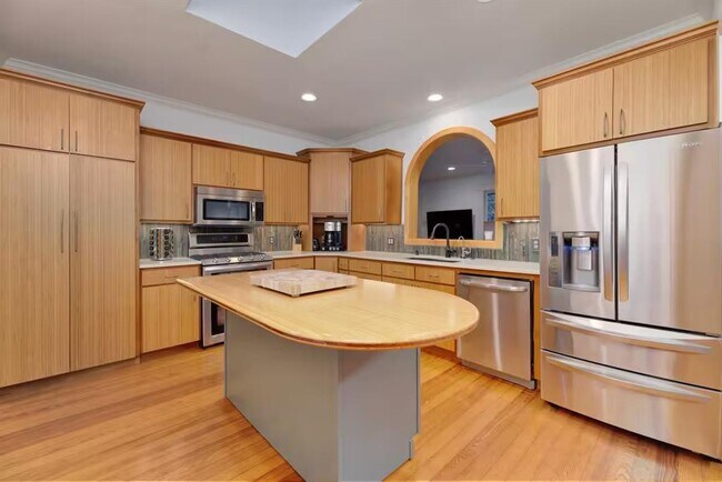 Building Photo - 1212 Baylor St