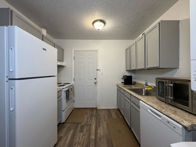 Foto del edificio - 652 Vancouver Rd SE