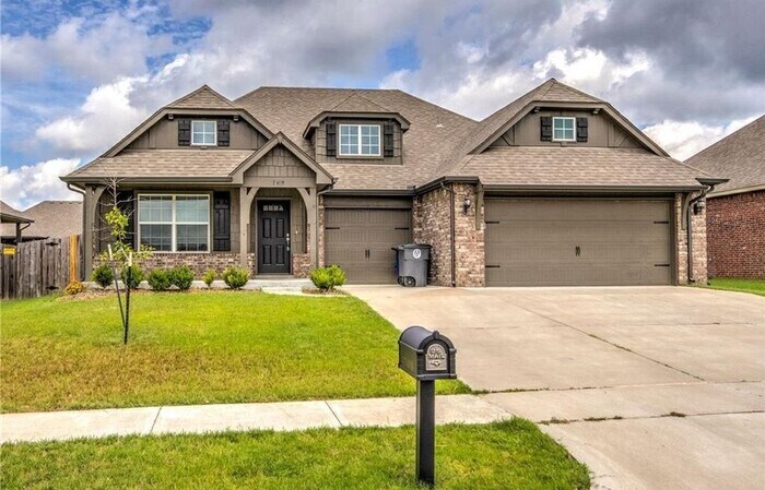 Primary Photo - Beautiful 4 Bed Home!!