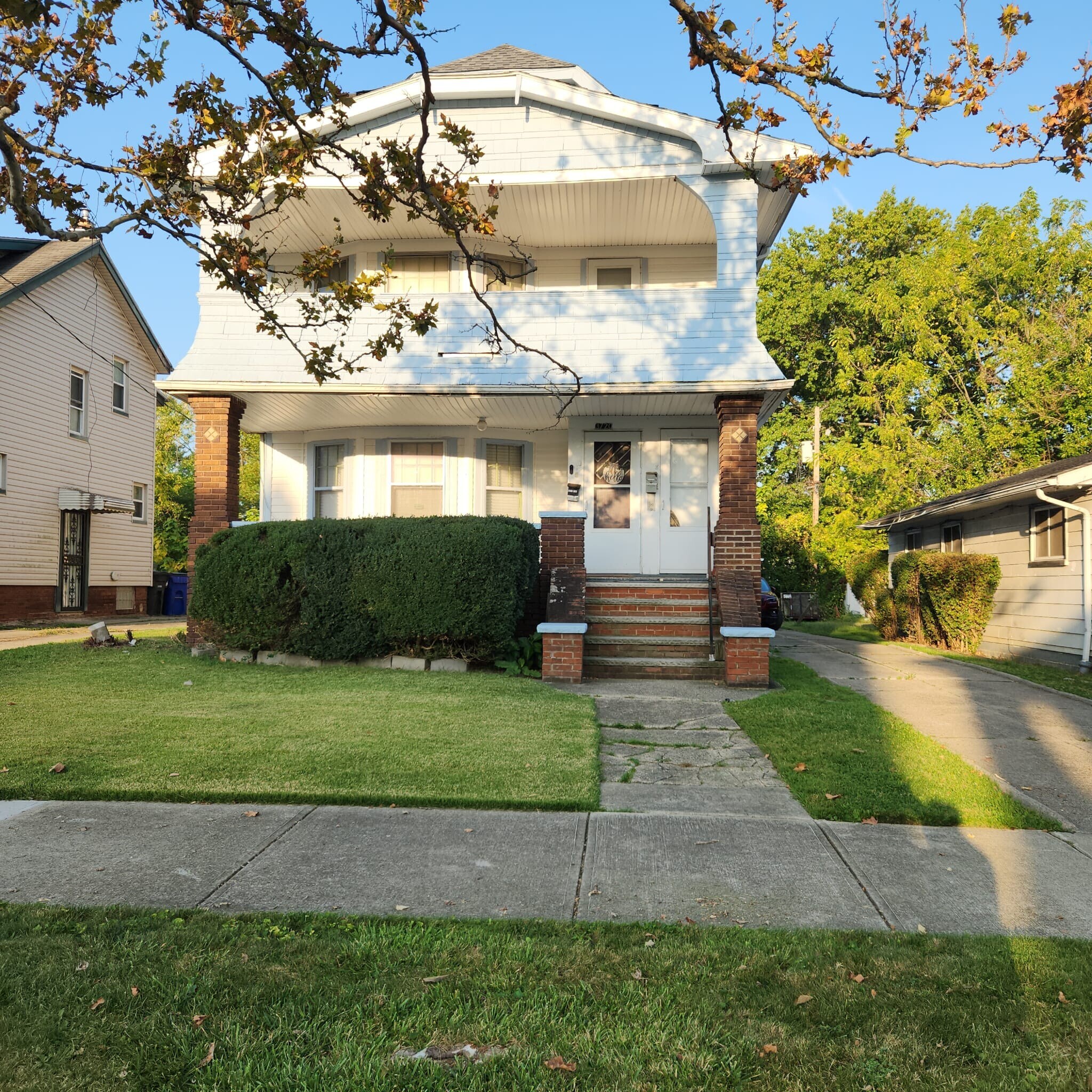 3720 E 151st St Cleveland, OH 44120 – photo 2