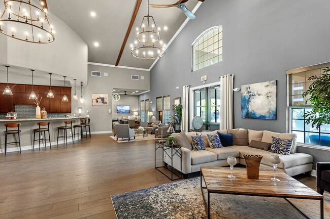 Clubhouse - Sixty610 Stone Creek