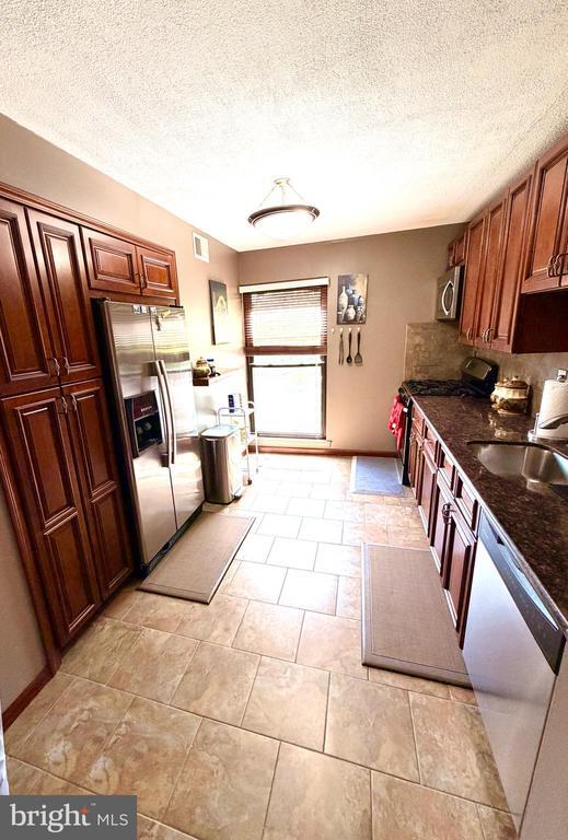 Building Photo - 277 Shawmont Ave