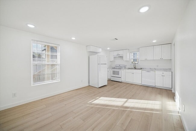 Foto del edificio - 711 E 32nd St