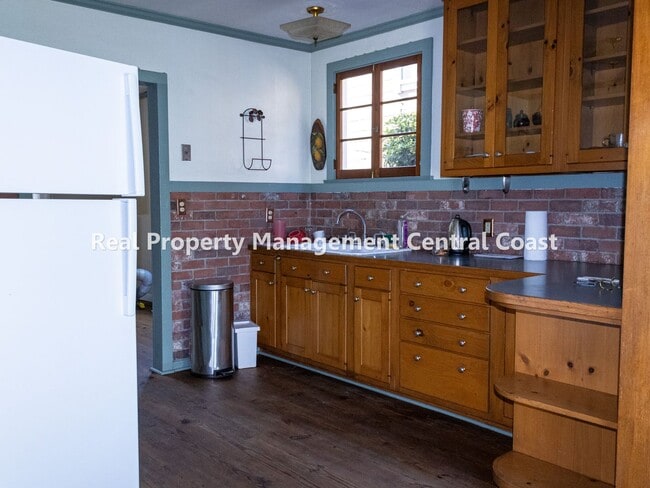 Building Photo - AVAILABLE DECEMBER - 2 Bed/2 Bath home in ...
