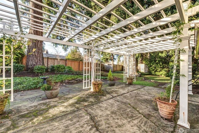 Foto del edificio - 12201 SE 65th Pl