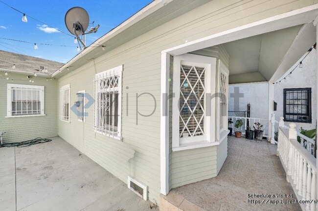 Foto del edificio - 542 Magnolia Ave