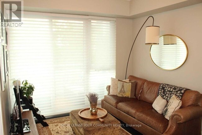 Photo du bâtiment - 1830 Bloor St W